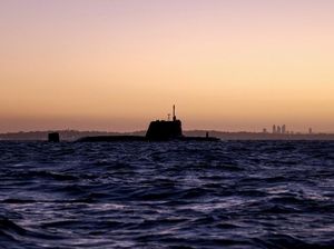 Timur Tengah Memanas, Kapal Selam Nuklir Inggris Tiba di Laut Arab