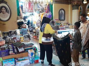 Pengunjung Ngeluh Istana Maimun Seperti Pasar, Ini Penjelasan Pemandu Wisata