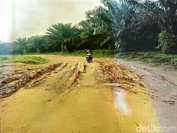 Pemudik Keluhkan Jalan ke Sosa Palas yang Rusak Parah: 37 Tahun Lalu Diperbaiki
