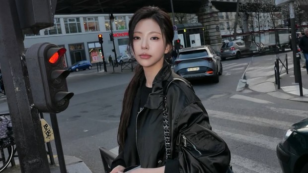 Kim Go-eun Single’s Inferno 5/Foto: Instagram.com/goxnniee Karier cast Single’s Inferno 5 semakin berwarna dengan kehadiran Kim Go-eun, pemenang Miss Korea ke-66 yang punya pesona klasik.