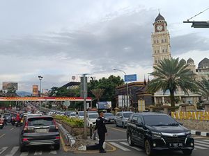 One Way Puncak Bogor Berakhir, Lalin di Simpang Gadog Padat Sore Ini