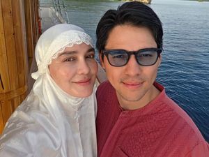 Momen Luna Maya-Maxime Lebaran di Kapal Arungi Laut Raja Ampat