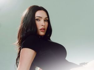 Foto Megan Fox Bikin Dar-Der-Dor Algoritma Medsos Warga