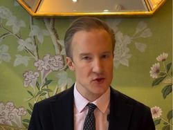 Pakar Etiket Ini Sarankan Makan Sereal Pakai Sendok-Garpu Bikin Netizen Geger