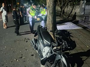 Pemotor Wanita Tewas Usai Tabrak Pohon di Sesetan Denpasar