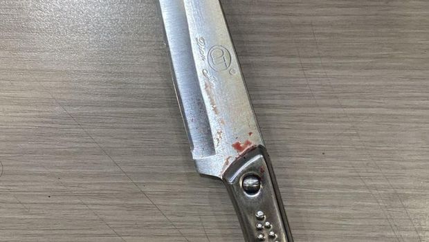 Pisau yang digunakan WN Irak untuk menghabisi eks istri sirinya di Bampu Apus, Cipayung, Jakarta Timur.