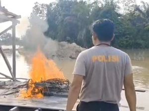 Polisi Sikat Tambang Ilegal di Sungai Bawang Kuansing, Rakit PETI Dimusnahkan