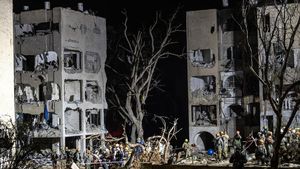 Serangan Rudal Iran Hantam Kota Arad, 88 Orang Terluka