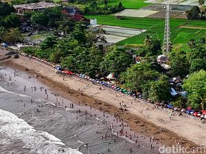 2 Bocah Nyaris Tenggelam, 1 Remaja Hilang Terseret Arus di Palabuhanratu