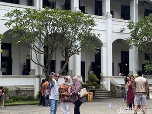 Lawang Sewu Diserbu Wisatawan, Banyak Rombongan dari Luar Kota