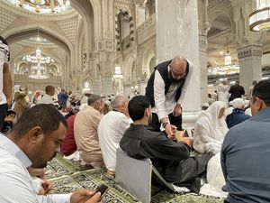 Rela Standby Sejak Malam! Begini Rasanya Salat Id di Masjidil Haram