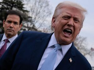 Trump Wanti-wanti Iran agar Buka Selat Hormuz dalam 48 Jam, jika Tidak...