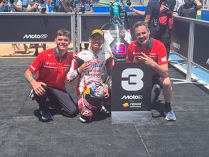 Naik Podium di Moto3 Brasil, Veda Ega: Ini Luar Biasa!