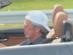 Warga Florida Lihat Jeffrey Epstein Setir Mobil, Mirip Banget!
