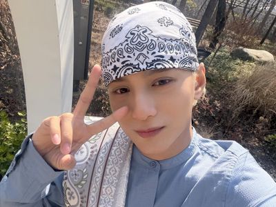 Gaya Zayyan XODIAC, Idol KPop asal Indonesia Rayakan Idulfitri di Korea