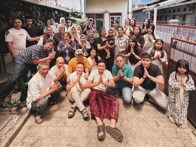 Toleransi, Deretan Selebritas Ini Ikut Rayakan Idul Fitri Bareng Keluarga