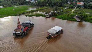 Lonjakan Penyeberangan di Sungai Brantas saat Lebaran