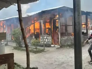 20 Kamar Santri Ponpes Safinatunnaja NW Repok Oat Ludes Terbakar