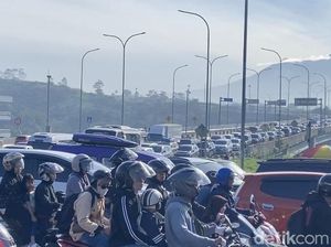 GT Parungkuda Tol Bocimi Macet Nyaris Tak Bergerak, Merambat ke Jalur Arteri