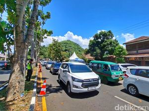 Lonjakan Kendaraan Arah ke Ciwidey, Polisi Berlakukan 2 Kali One Way