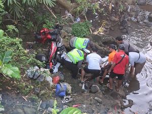 Minim Penerangan, Pemotor Terjun ke Jurang 6 Meter di Tabanan
