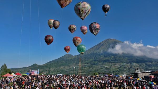Festival Balon Udara Wonosobo Ramaikan Mudik 2026