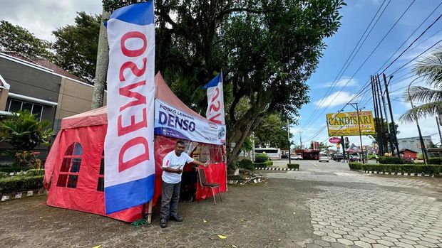 Denso Sales Indonesia (DSIA) membuka Posko Lebaran di lima titik sepanjang jalur mudik selama 18–29 Maret 2026. Pelanggan mobil pribadi dan bus bisa mendapatkan pemeriksaan AC gratis di lokasi ini.