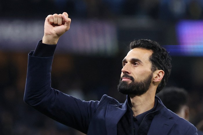 Soccer Football - UEFA Champions League - Round 16 - Second Leg - Manchester City v Real Madrid - Etihad Stadium, Manchester, Britain - March 17, 2026 Real Madrid coach Alvaro Arbeloa celebrates after the match REUTERS/Scott Heppell