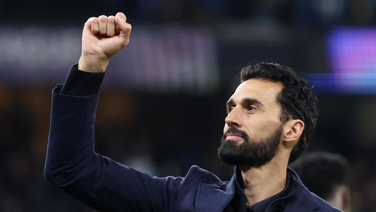Alvaro Arbeloa diminati Fulham. Foto: REUTERS/Scott Heppell