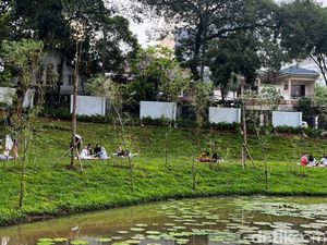 Suasana Taman Bendera Pusaka Jadi Wisata Piknik Saat Libur Lebaran