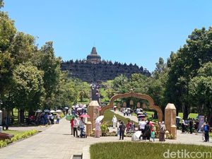 Wisatawan Bisa Naik Candi Borobudur Lebih Pagi di Libur Lebaran