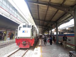 Daftar Perjalanan yang Dibatalkan & Dialihkan Rutenya Imbas KA Anjlok di Brebes