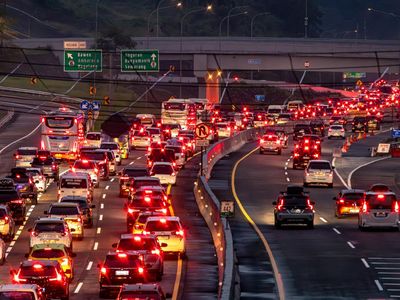 Arus Balik Meningkat, One Way Lokal Berlaku di Tol Semarang-Solo
