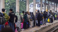 Arus Balik Lebaran, Belasan Ribu Penumpang Berangkat dari Daop 3 Cirebon