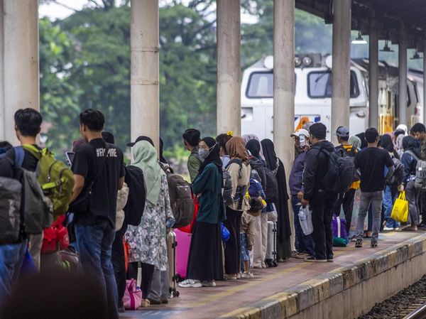 Arus Balik Lebaran, Belasan Ribu Penumpang Berangkat dari Daop 3 Cirebon