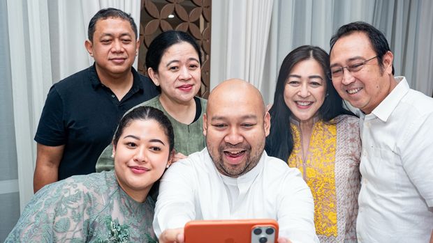 Didit Prabowo bersama keluarga Puan
