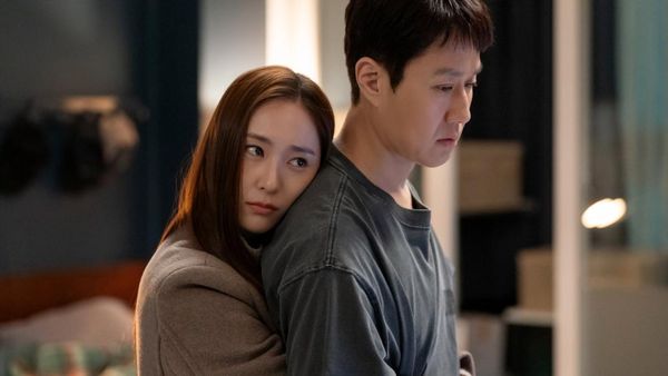 Momen Krystal Jung Peluk Jung Woo di Film Jjanggu
