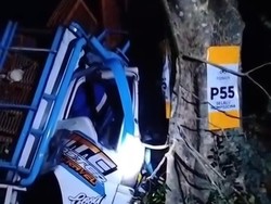 Truk Oleng Tabrak Pohon di Bojonegoro, Sopir Diduga Ngantuk