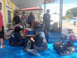 Lebaran, Tagana Sumbawa Buka Dapur Umum Korban Bencana Kebakaran