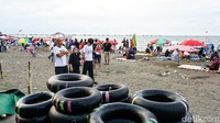 Pantai Alam Indah Tegal Dipadati Wisatawan Saat Libur Lebaran