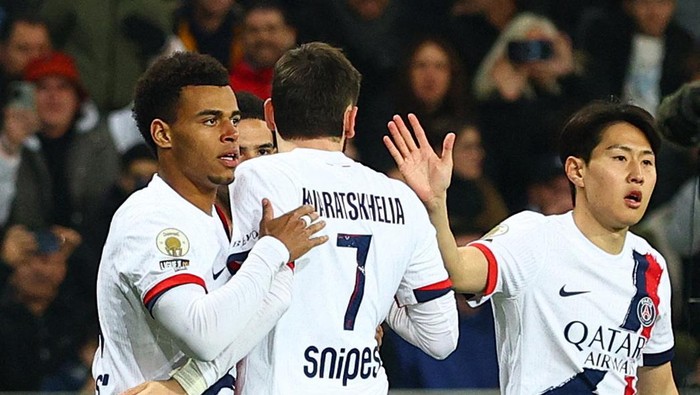Paris Saint-Germain minta laga kontra Lens ditunda karena dijepit duel perempatfinal Liga Champions kontra Liverpool.