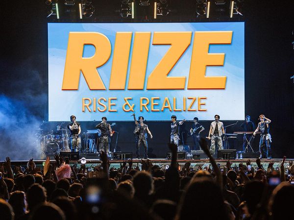 Potret Penampilan RIIZE di Lollapalooza Amerika Latin