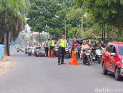 Jalur Blitar-Malang Padat, Barrier Dipasang di 5 Titik Cegah Kemacetan