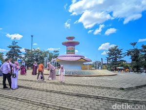 Pemudik Serbu Alun-alun Ciamis, Tugu Raflesia Jadi Primadona Spot Foto