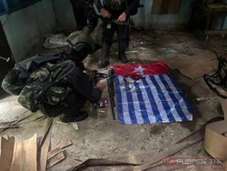 TNI Kuasai Markas OPM di Nabire Usai Kontak Tembak, Senpi-Amunisi Disita