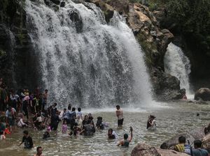 Wisata Alam Curug Goong Diserbu Wisatawan Saat Libur Panjang