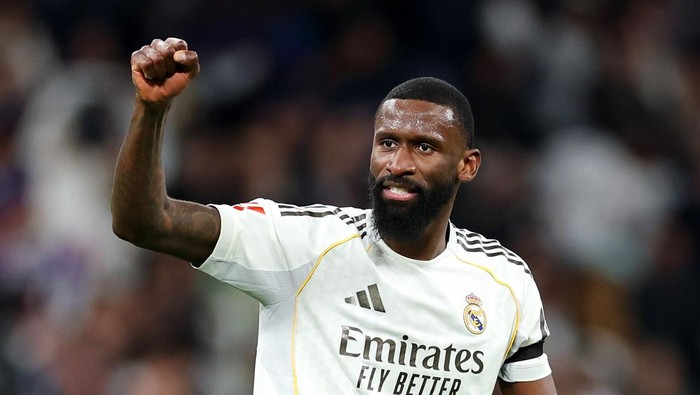 MADRID, SPAIN - MARCH 22: Antonio Ruediger of Real Madrid celebrates after the teams victory in the LaLiga EA Sports match between Real Madrid CF and Atletico de Madrid at Estadio Santiago Bernabeu on March 22, 2026 in Madrid, Spain. (Photo by Flore