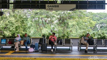Stasiun Gambir Dulu dan Kini: Jejak Sejarah hingga Wacana KRL