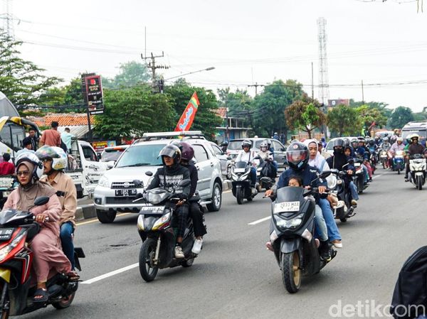 Arus Balik Pantura Cirebon Ramai Lancar, Motor Dominasi Jalan