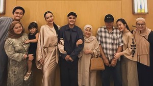 Adem nan Damai, Denada Lebaran Bareng Ressa Rizky Rossano dan Keluarga